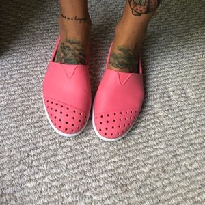native shoes pink water shoes